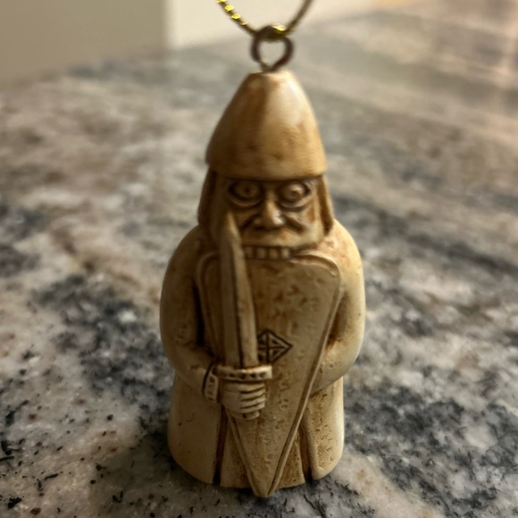 Harry Potter Rook Chess Piece Ornament from 2024 Keep Collecting Wizarding Trunk - Picture 1 of 7